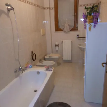 Come A Casa Di Luca E Valeria Appartamento Latina